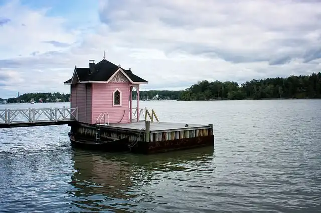 bathhouse image