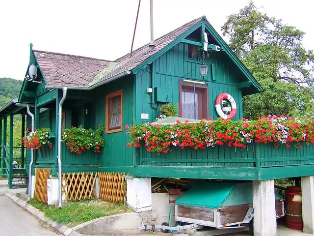 chalet image