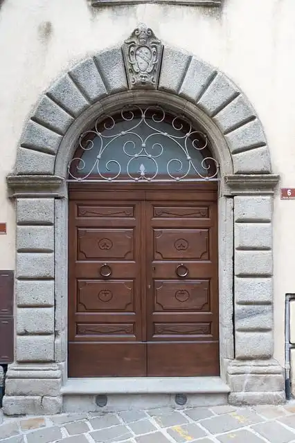 door-lintel image