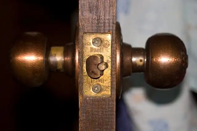 knocker image